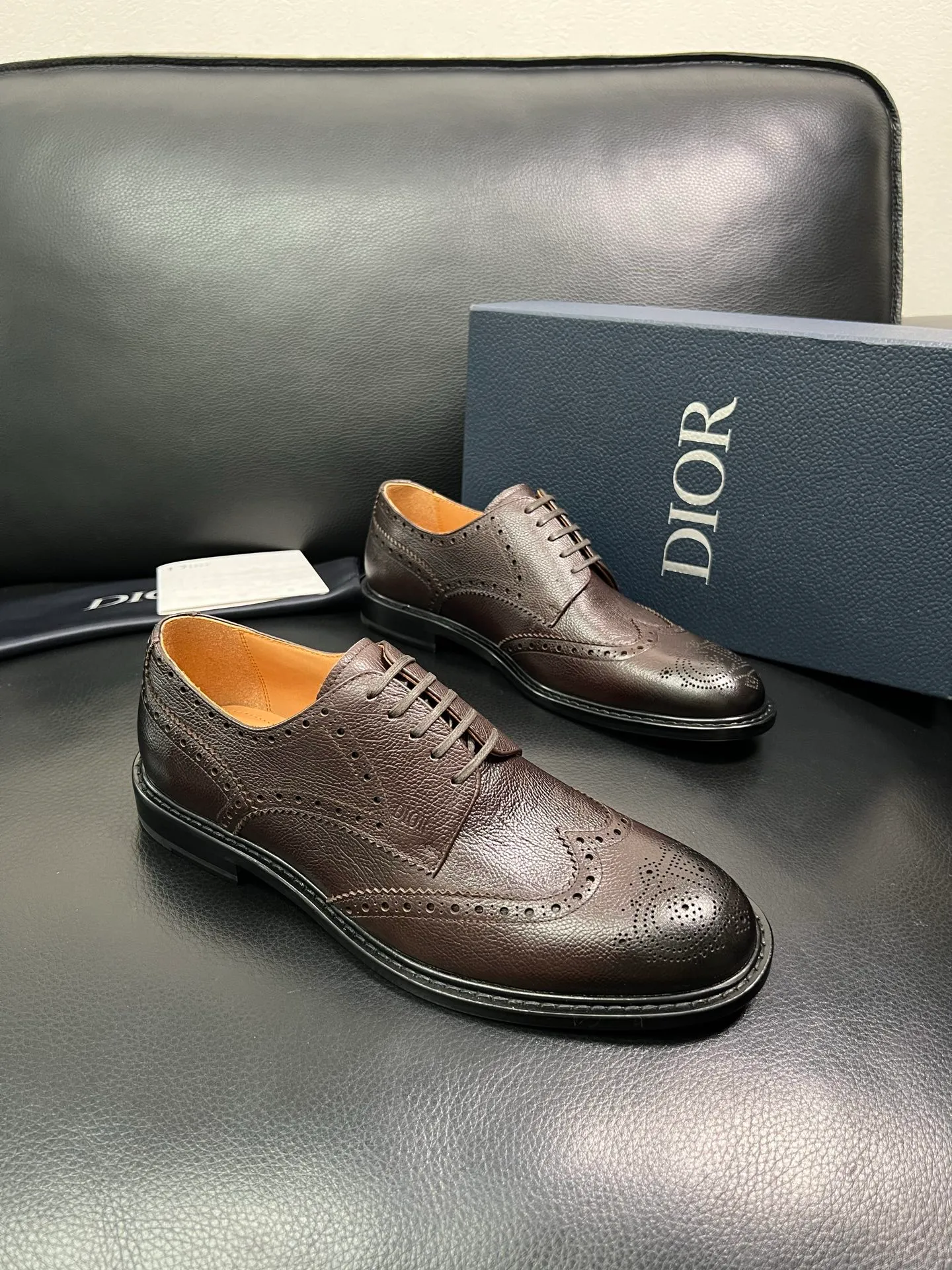 Men's shoes 💰940 Dior top purchasing agent, synchronized with Dior counters, original factory configuration, imported Italian cowhide, fully imported water-dyed cowhide lining, sole: original factory special supply, original sole super comfortable, original factory follow-up order 🔍🔍High quality, welcome to compare, code number 39-44 (can be ordered 38 45 46) 85868
